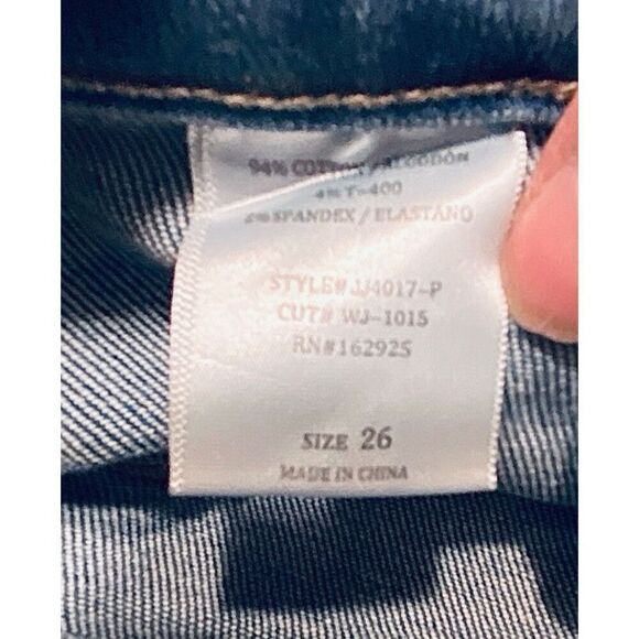 Glitzy Girl Wm’s Sz 26 Medium Blue High Waisted Frayed Hem Denim Shorts  New - Picture 4 of 4